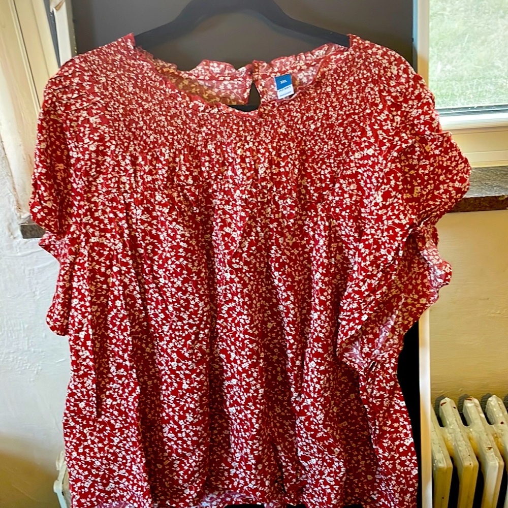 Old Navy flower shirt